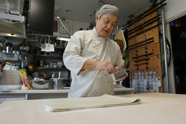 Où participer à des ateliers de cuisine traditionnelle japonaise à Kyoto : chefs et écoles recommandés ?